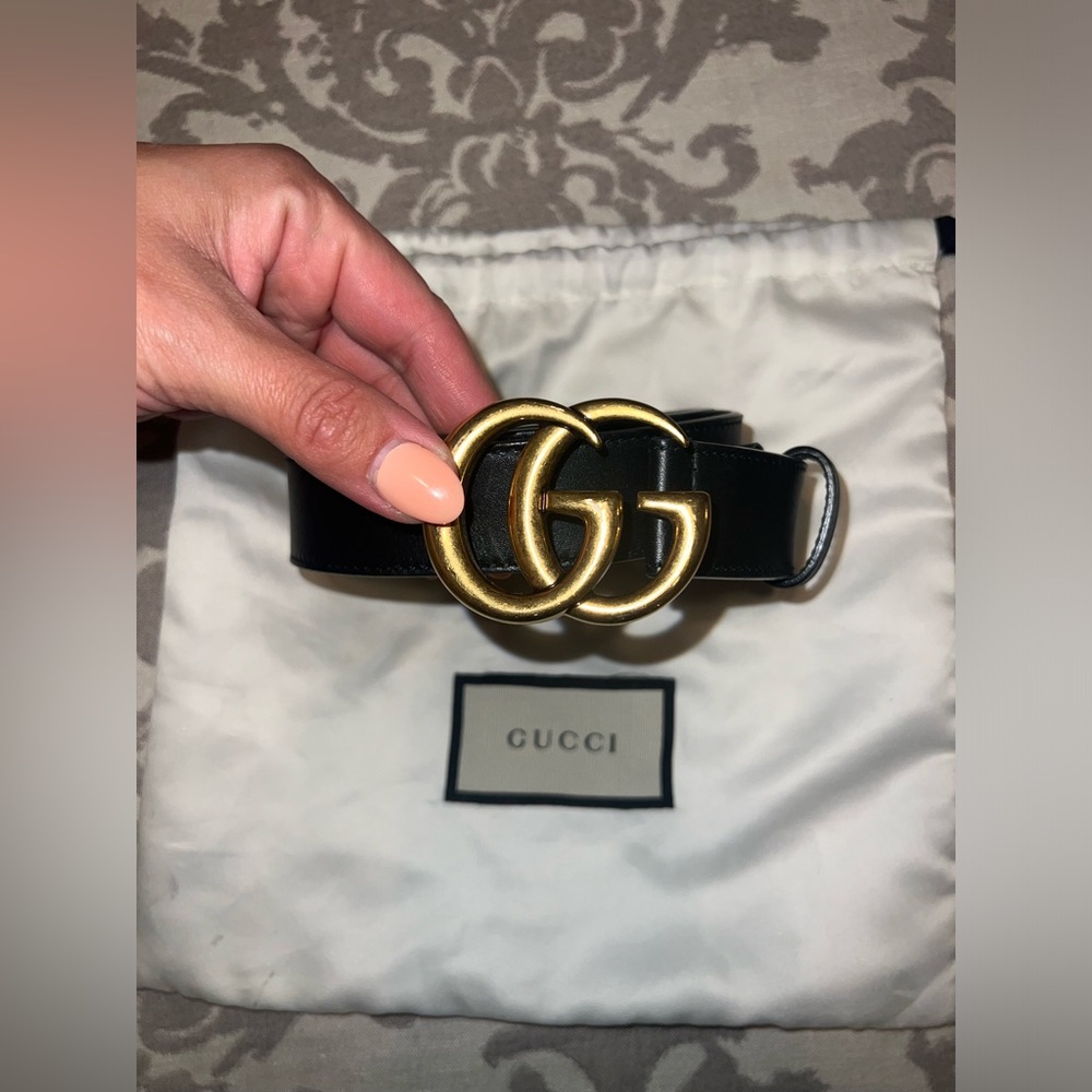 Authentic Gucci Gold Buckle Leather Black Belt - Picture 2 of 9